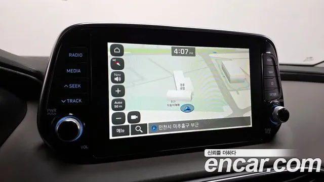 Hyundai Santa Fe 2018 thumb 12