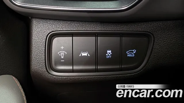 Hyundai Santa Fe 2018 thumb 9