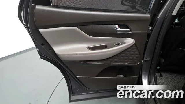 Hyundai Santa Fe 2018 thumb 10