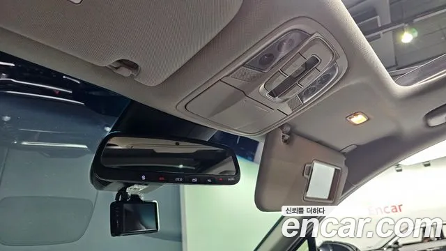 Hyundai Santa Fe 2018 thumb 12