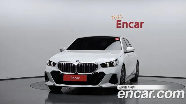 BMW 5 серии 2025 thumb 2