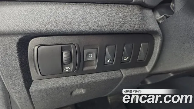 Renault SM3 2015 thumb 12