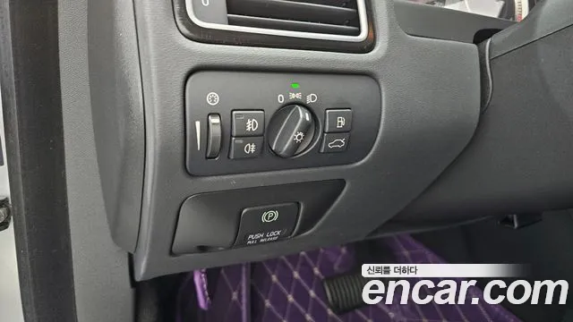 Volvo S80 2012 thumb 9