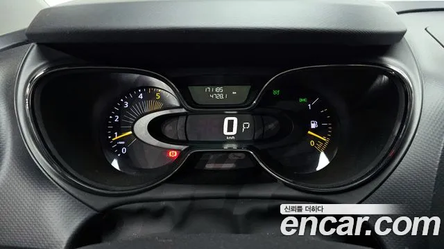Renault QM3 2014 thumb 10