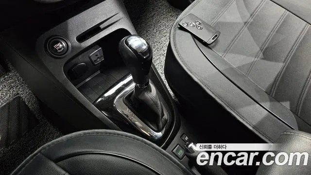 Renault QM3 2014 thumb 11
