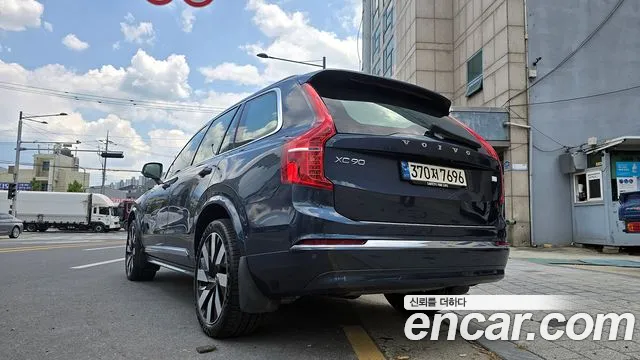Volvo XC90 2024 thumb 4