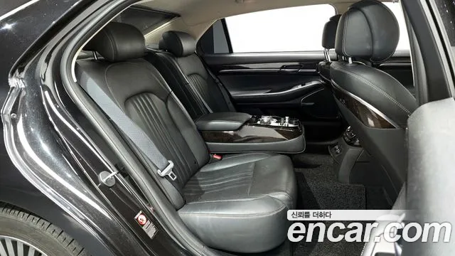 Genesis G90 2019 thumb 11