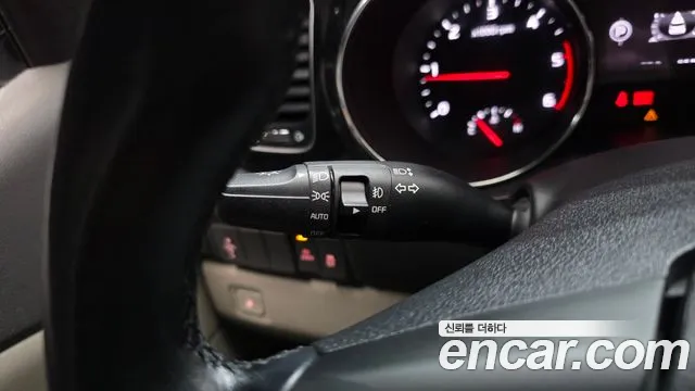 Kia Carnival 2016 thumb 9