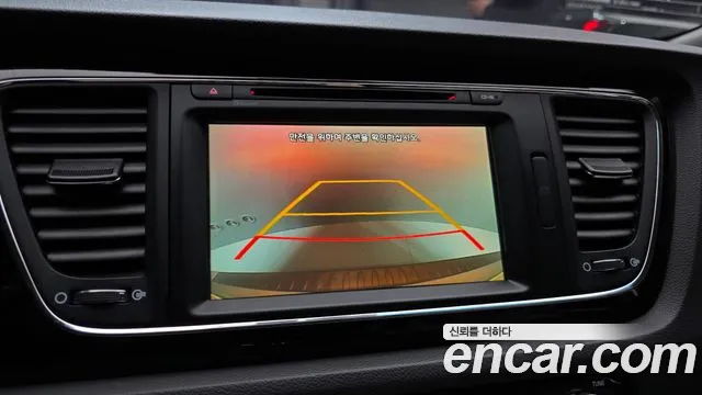 Kia Carnival 2016 thumb 5