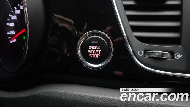 Kia Carnival 2016 thumb 10