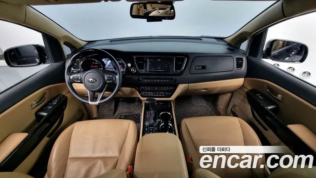 Kia Carnival 2019 thumb 11