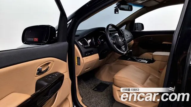Kia Carnival 2019 thumb 12
