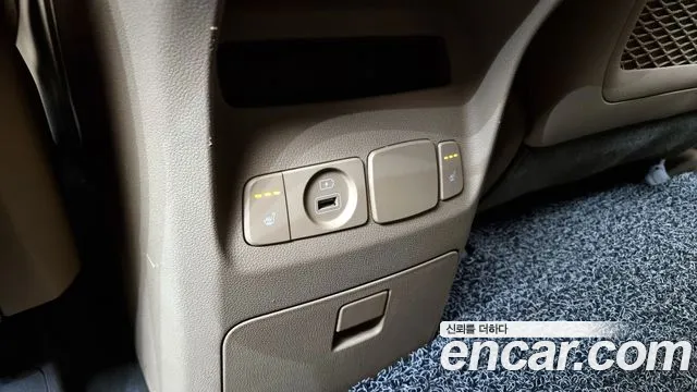 Kia Carnival 2019 thumb 6