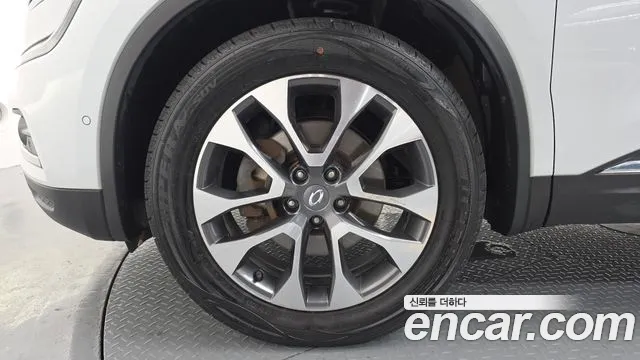 Renault QM6 2016 thumb 10