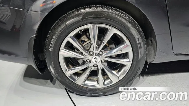 Kia Carnival 2018 thumb 10
