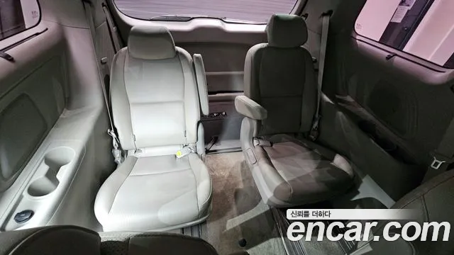 Kia Carnival 2018 thumb 6