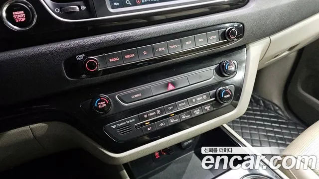 Kia Carnival 2018 thumb 3