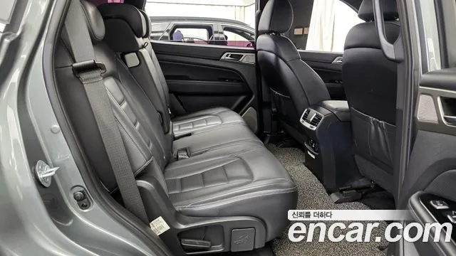 KGM Rexton 2017 thumb 10