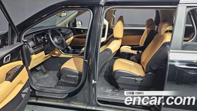 Kia Carnival 2022 thumb 4