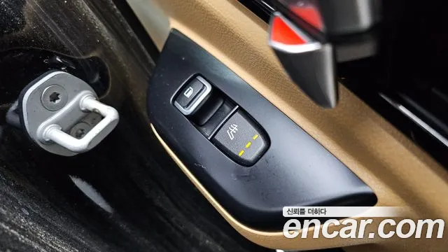 Kia Carnival 2022 thumb 2
