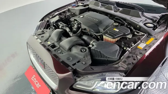 Jaguar XJ 2018 thumb 3