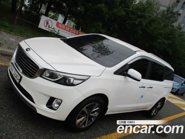 Kia Carnival 2014 thumb 7