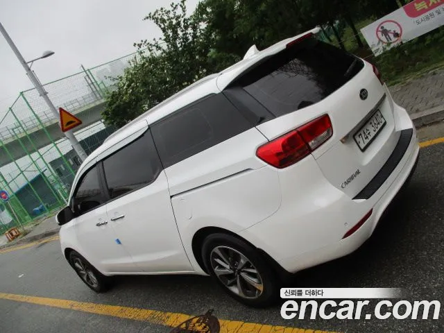 Kia Carnival 2014 thumb 3