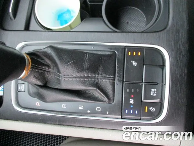 Kia Carnival 2014 thumb 10