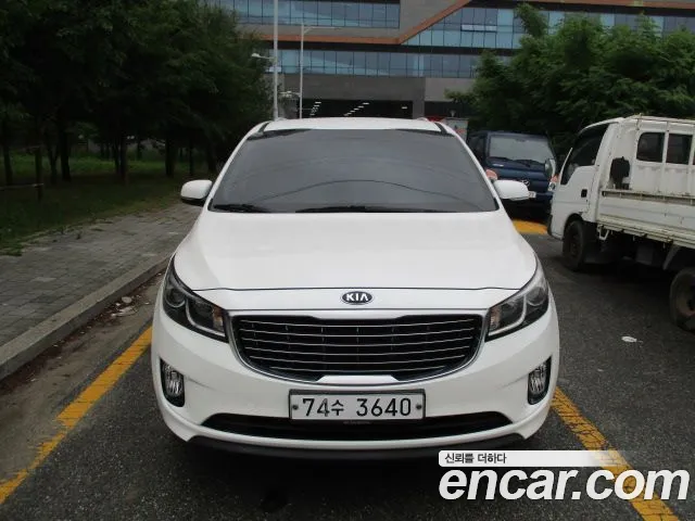 Kia Carnival 2014 thumb 6