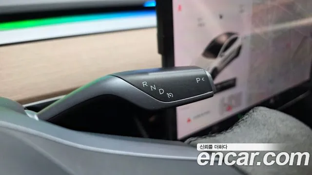 Tesla Model 3 2020 thumb 11