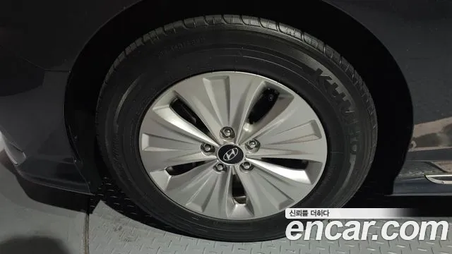 Hyundai Hybrid 2017 thumb 8