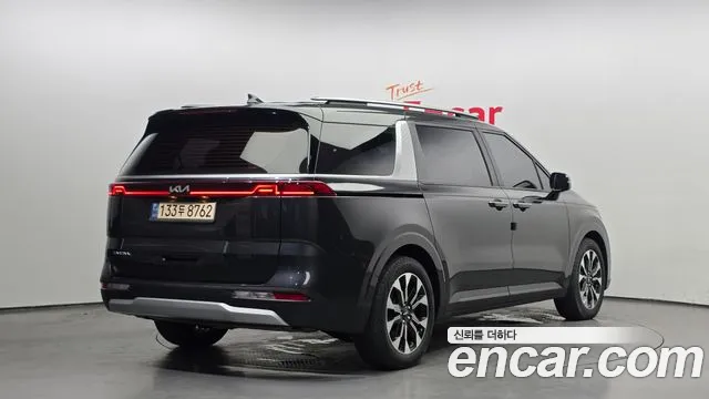 Kia Carnival 2023 thumb 2