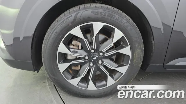 Kia Carnival 2023 thumb 6
