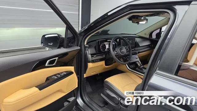 Kia Carnival 2023 thumb 4