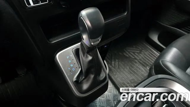 Hyundai Staria 2022 thumb 3