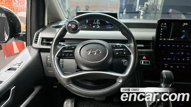 Hyundai Staria 2022 thumb 4