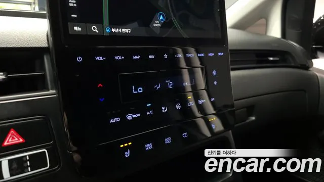 Hyundai Staria 2022 thumb 2