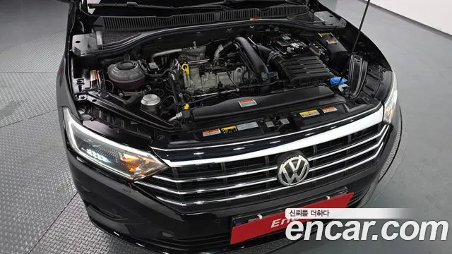 Volkswagen Jetta 2021 thumb 3