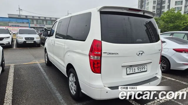 Hyundai Staria 2015 thumb 9