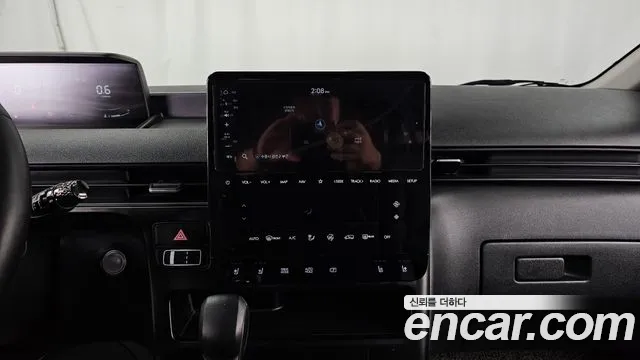 Hyundai Staria 2023 thumb 12