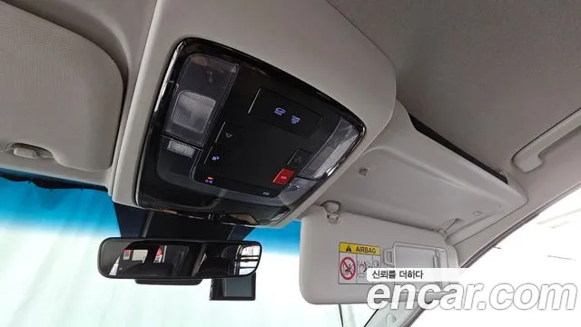 Hyundai Staria 2023 thumb 5