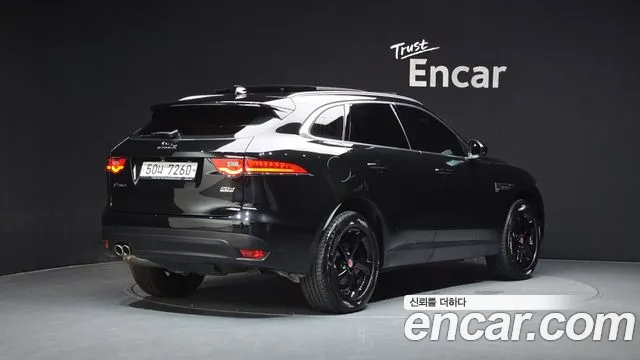 Jaguar F-Pace 2019 thumb 11