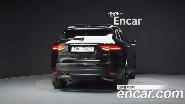Jaguar F-Pace 2019 thumb 8