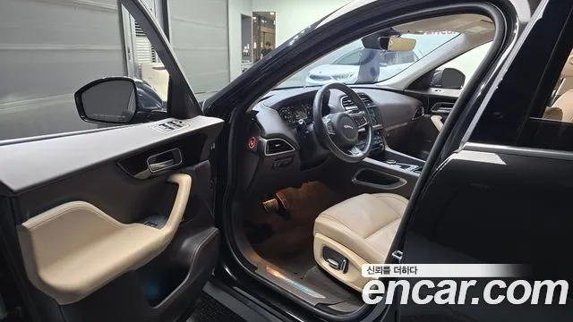 Jaguar F-Pace 2019 thumb 6