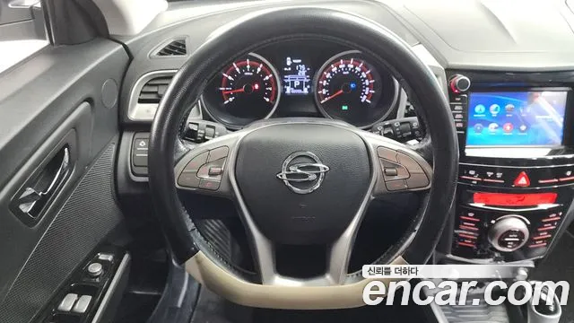 KGM Tivoli 2015 thumb 8