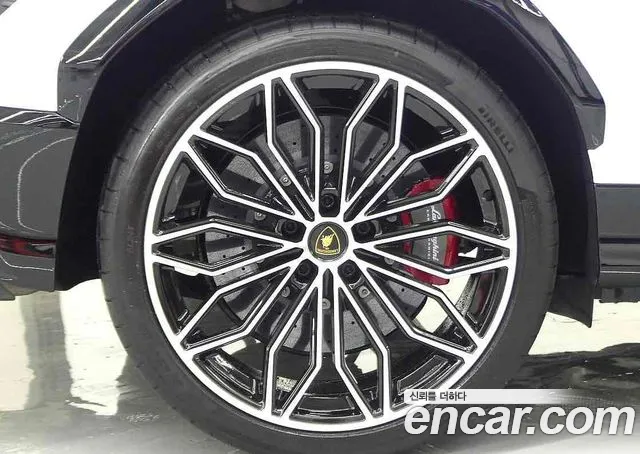 Lamborghini Urus 2025 thumb 12