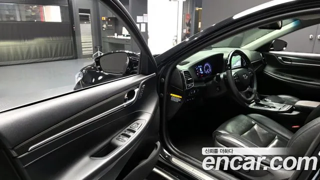 Hyundai Grandeur 2017 thumb 10