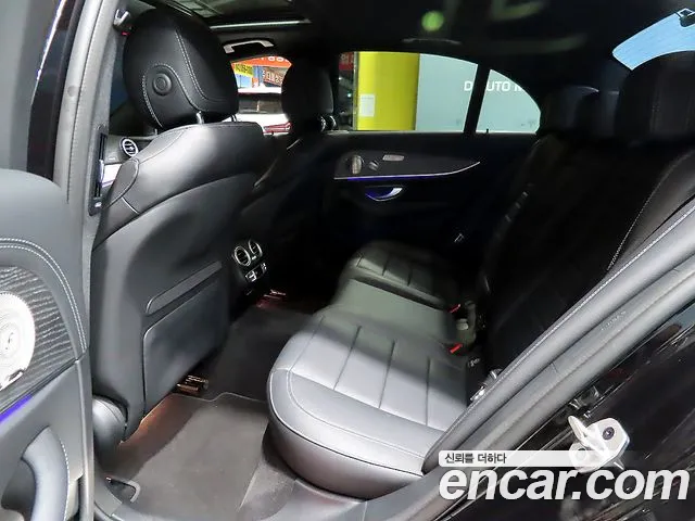 Mercedes-Benz E-Class 2023 thumb 11