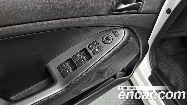 Kia K5 2015 thumb 9