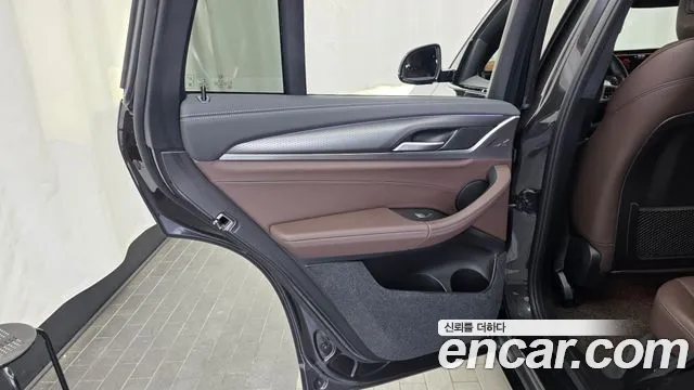 BMW X4 2020 thumb 9